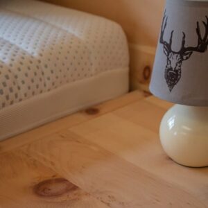 wuerzburg-bett-nachttisch