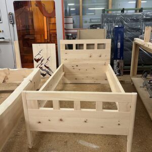 Zirbenbett Weilheim mit Fußteil hoch 100x200, 140x200, 180x200, 200x200