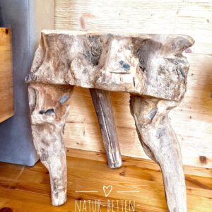 Hocker Unikat mit 3 Beinen