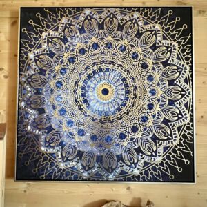 Wandbild Ornament in blau und gold mit Rahmen in gold 82x82 cm