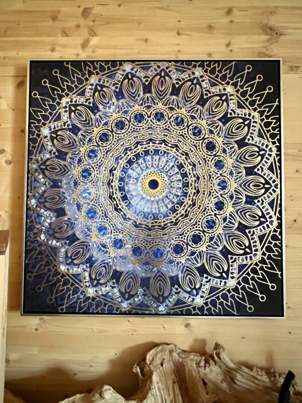 Wandbild Ornament in blau und gold mit Rahmen in gold 82x82 cm