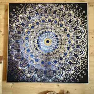 Wandbild Ornament in blau und gold mit Rahmen in gold 82x82 cm