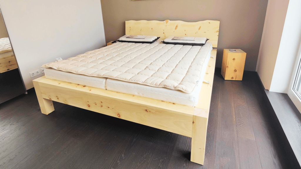Massivholzmöbel Zirbe – Schlafzimmer Schreinerei Schuster Bayern